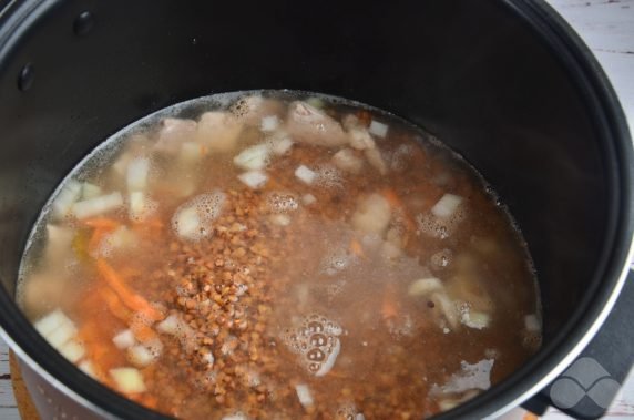 Buckwheat with pork in a slow cooker: photo of recipe preparation, step 6