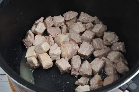 Buckwheat with pork in a slow cooker: photo of recipe preparation, step 3