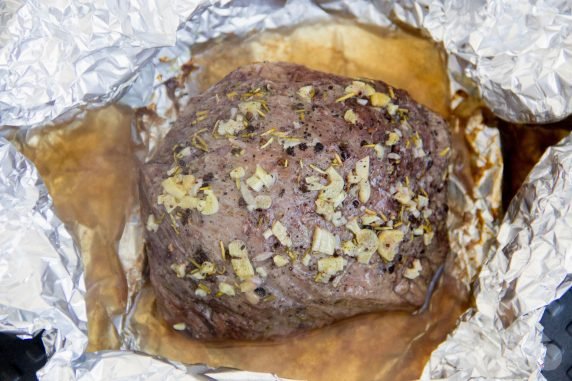 Beef whole piece, baked in the oven: photo of recipe preparation, step 6