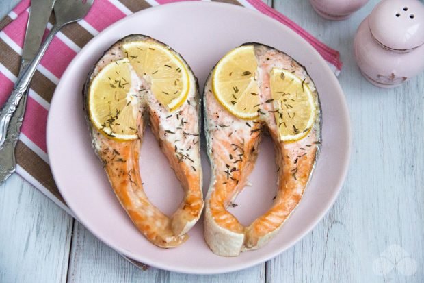 Baked salmon steak in foil – a simple and delicious recipe with photos (step by step)