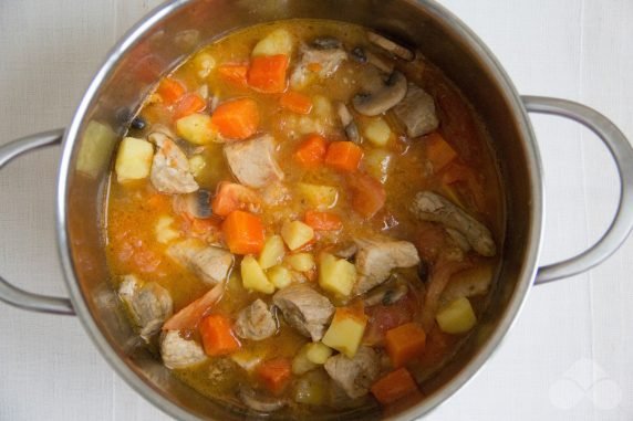 Vegetable stew with pork and mushrooms: photo of recipe preparation, step 8