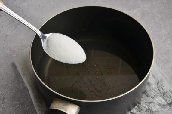 Semolina porridge on water: photo of recipe preparation, step 1