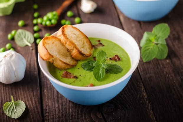 Pea soup with garlic and herbs – a simple and delicious recipe, how to cook step by step