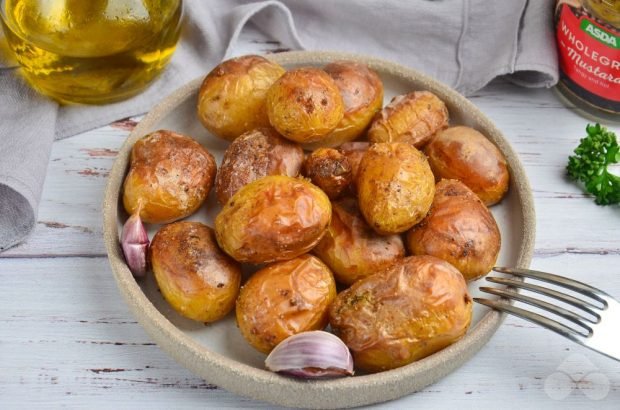 New potatoes in a rustic way