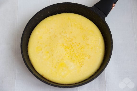 Fluffy omelet with flour: photo of recipe preparation, step 5