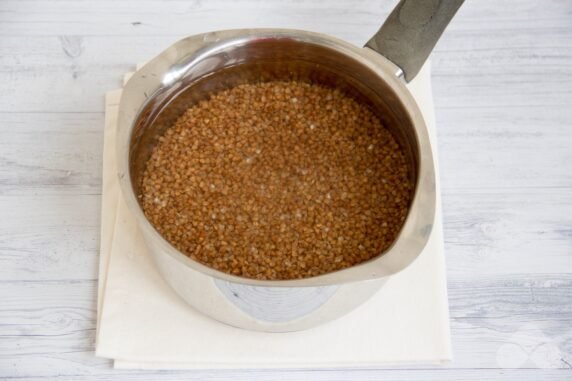 Classic buckwheat porridge recipe: photo of recipe preparation, step 2