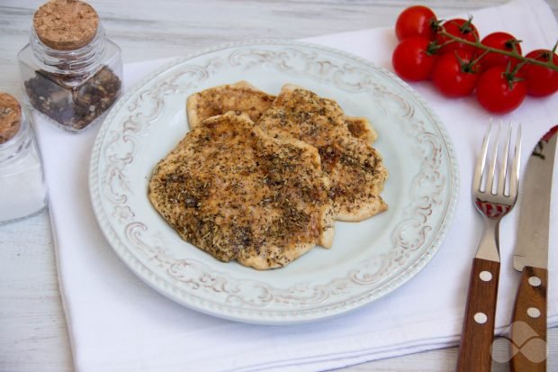 Chicken chops baked in soy sauce with spices