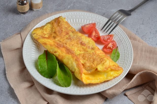 Classic French omelet