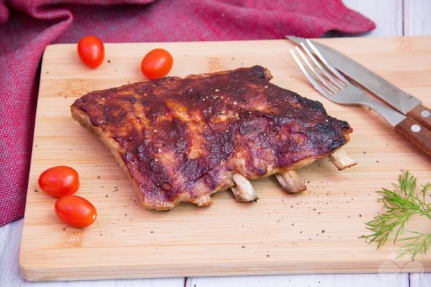 Pork ribs in sweet and sour sauce