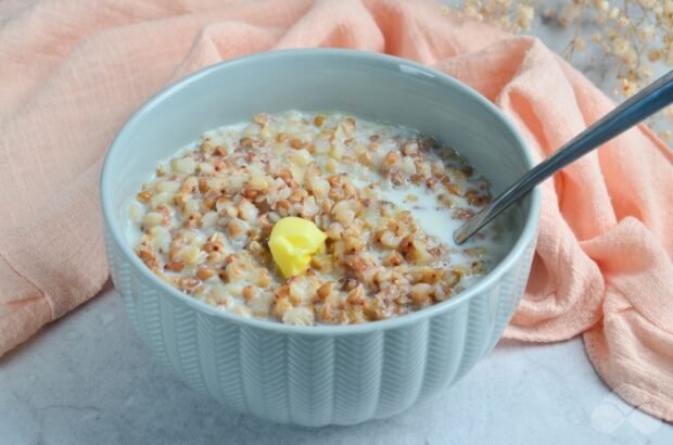 Buckwheat porridge with milk