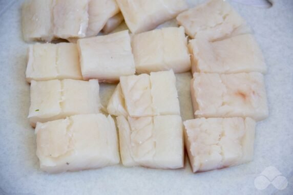 Cod with potatoes and cheese in the oven: photo of recipe preparation, step 2