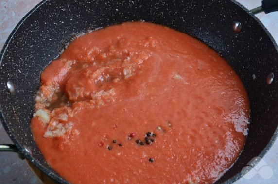 Cutlets in tomato sauce: photo of recipe preparation, step 6