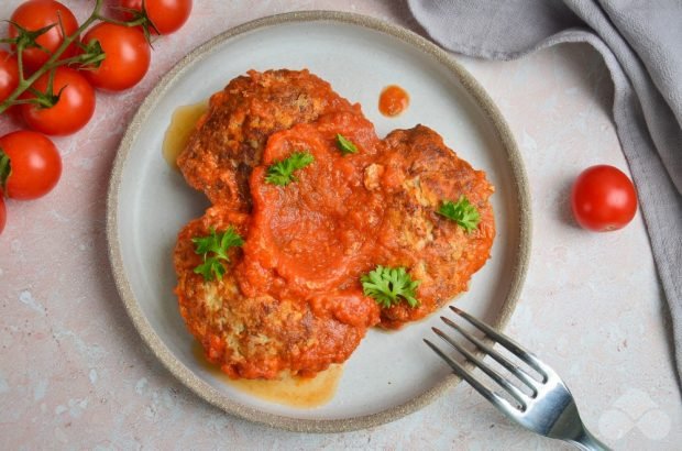 Cutlets in tomato sauce – a simple and delicious recipe with photos (step by step)