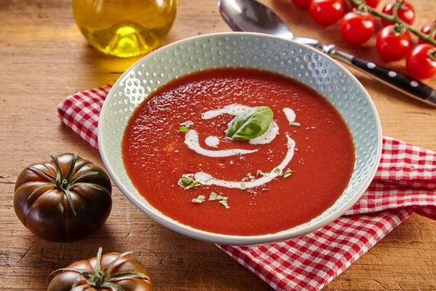 Tomato puree soup with basil – a simple and delicious recipe, how to cook step by step