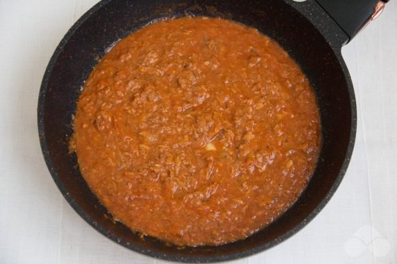 Pasta with tuna and tomato sauce: photo of recipe preparation, step 6