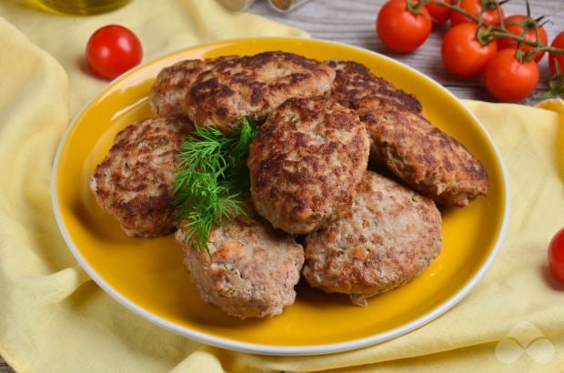 Beef and chicken cutlets – a simple and delicious recipe with photos (step by step)