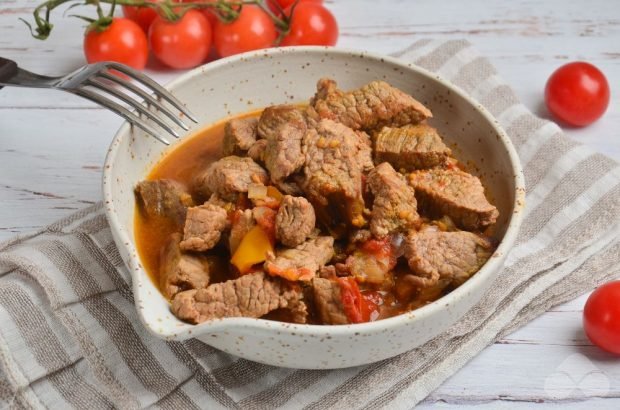 Beef goulash in the oven – a simple and delicious recipe with photos (step by step)