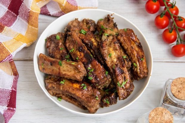 Pork ribs in honey-soy sauce in a frying pan – a simple and delicious recipe with photos (step by step)