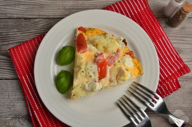 Omelet with cauliflower, tomatoes and Greek cheese: photo of recipe preparation, step 5