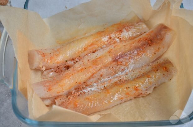 Pollock fillet in the oven: photo of recipe preparation, step 4