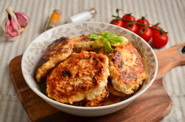 Chicken cutlets with paprika