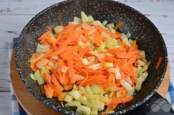 Homemade chicken pilaf: photo of recipe preparation, step 5