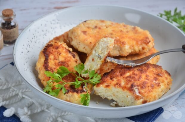 Chicken cutlets with cheese