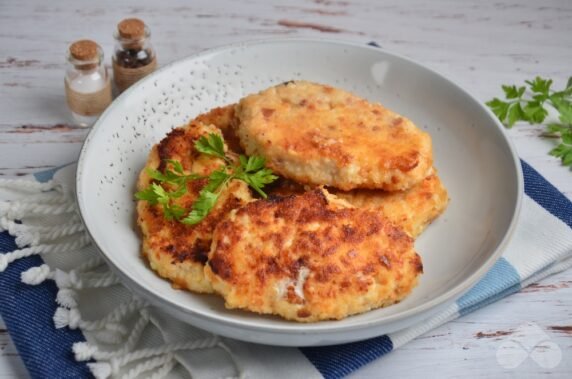 Chicken cutlets with cheese: photo of recipe preparation, step 6