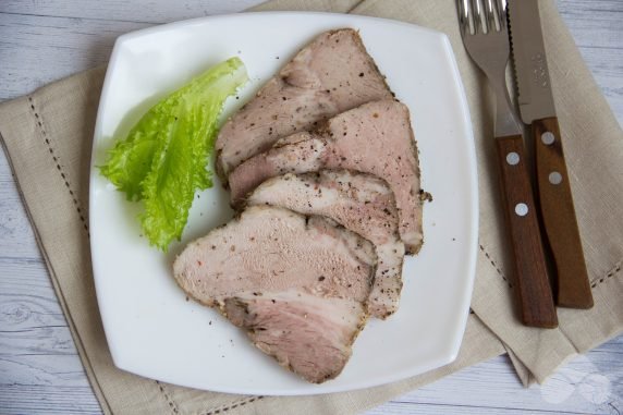 Homemade baked pork in the oven with herbs: photo of recipe preparation, step 6