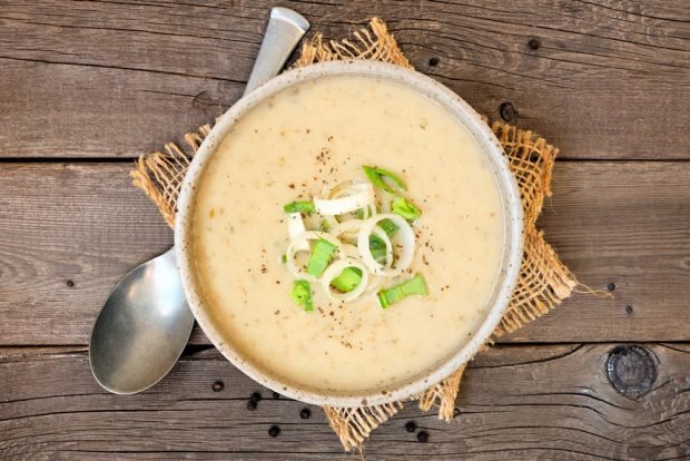 Mashed potato soup with leeks 