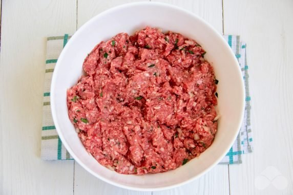 Fried meatballs in breadcrumbs: photo of recipe preparation, step 2