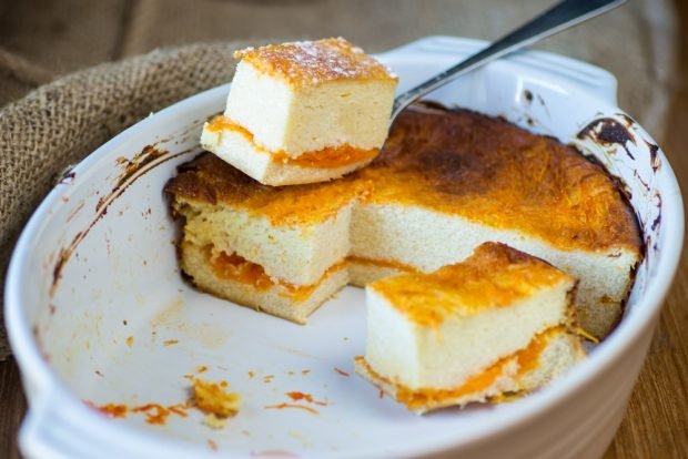 Cottage cheese casserole with carrot filling 