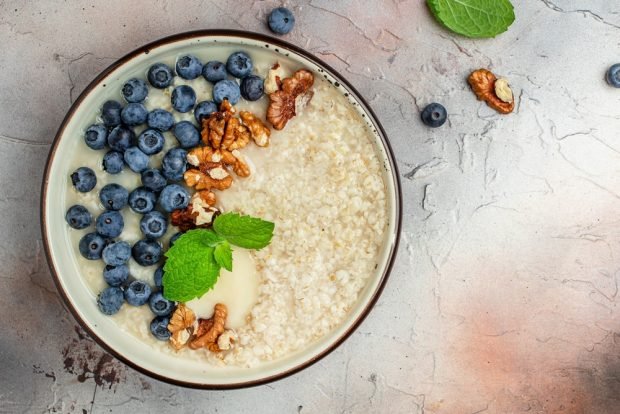 Barley porridge with cream and condensed milk