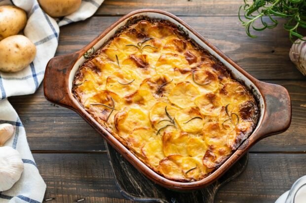 Potato casserole with cheese and rosemary is a simple and delicious recipe, how to cook step by step