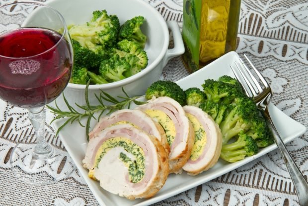 Turkey roll with broccoli and ham – a simple and delicious recipe, how to cook step by step