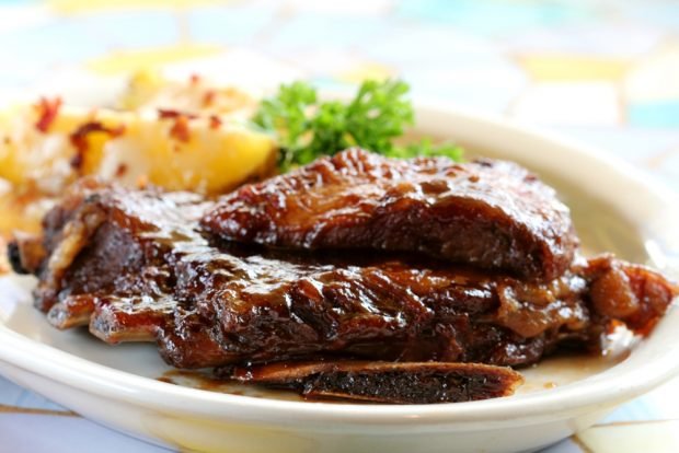 Pork ribs with potatoes under foil – a simple and delicious recipe, how to cook step by step