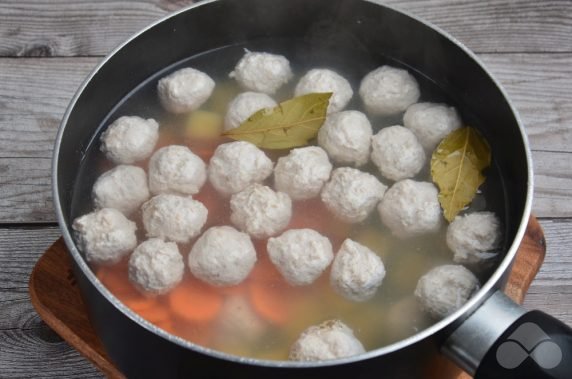 Soup with meatballs: photo of recipe preparation, step 6