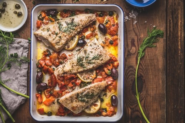 Baked cod with tomatoes and olives