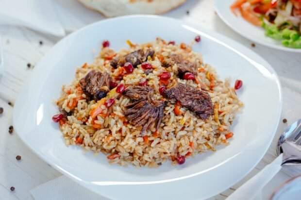 Oriental pilaf with mutton in a slow cooker 