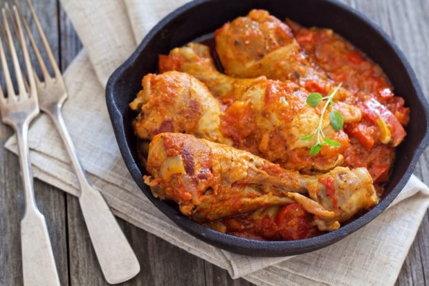 Chicken legs in tomato – a simple and delicious recipe, how to cook step by step