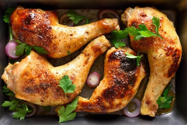 Chicken legs in sour cream – a simple and delicious recipe, how to cook step by step