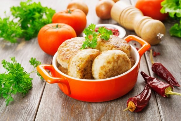 Chicken cutlets in a slow cooker