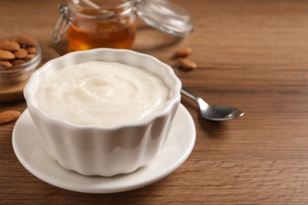 Semolina porridge with yogurt 