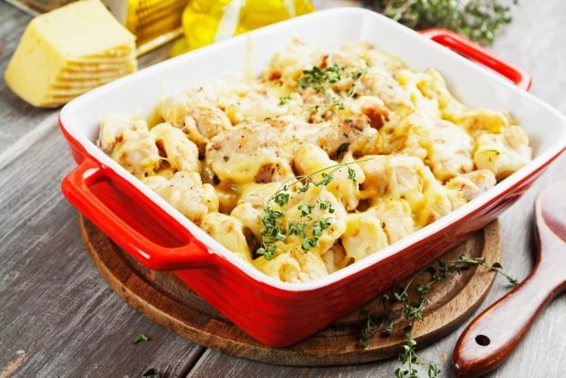 Cauliflower casserole with chicken and cheese 