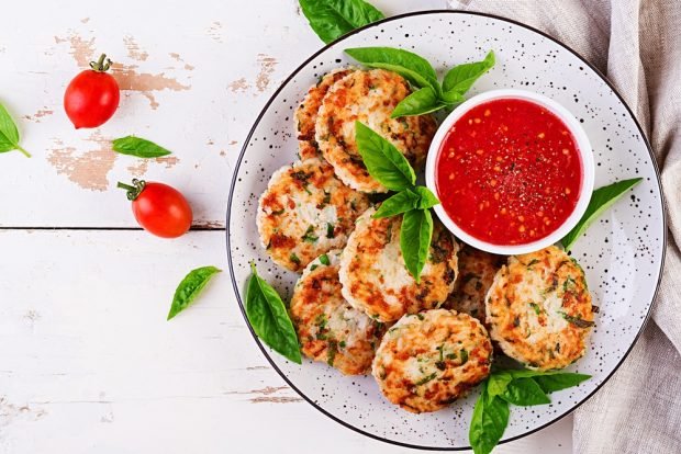 Chicken cutlets with spinach