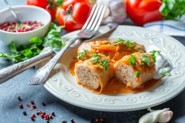 Cabbage rolls in sour cream and tomato sauce