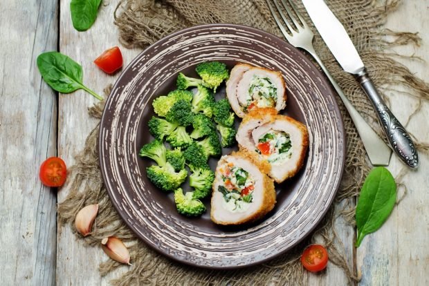 Turkey roll with vegetables and ricotta