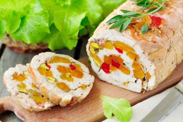 Turkey roll in a slow cooker 