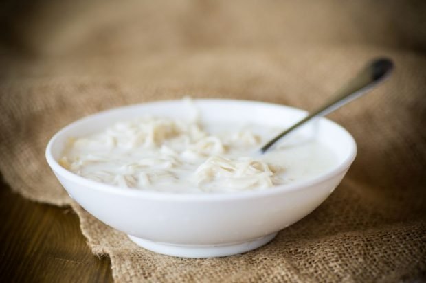 Milk soup with homemade noodles 