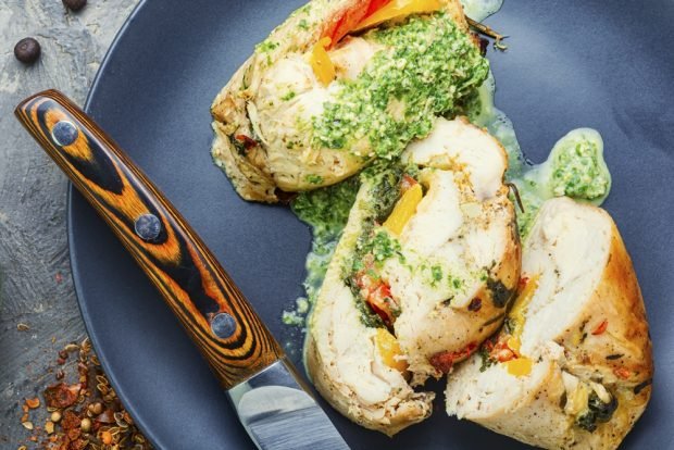 Chicken roll with bell pepper and spinach is a simple and delicious recipe for how to cook step by step